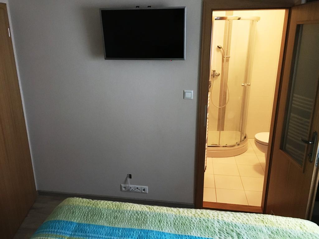 Pikolo - Izby Na Prenajom Hotel Nove Mesto nad Vahom Exterior photo