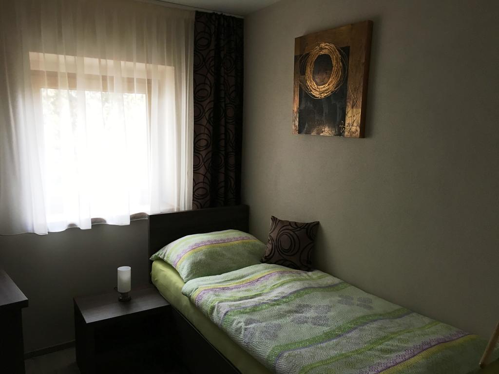 Pikolo - Izby Na Prenajom Hotel Nove Mesto nad Vahom Exterior photo